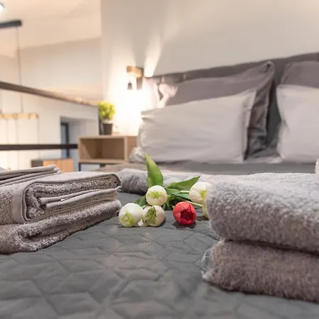 Royal Vintage Loft With 2 Bathrooms Apartmán