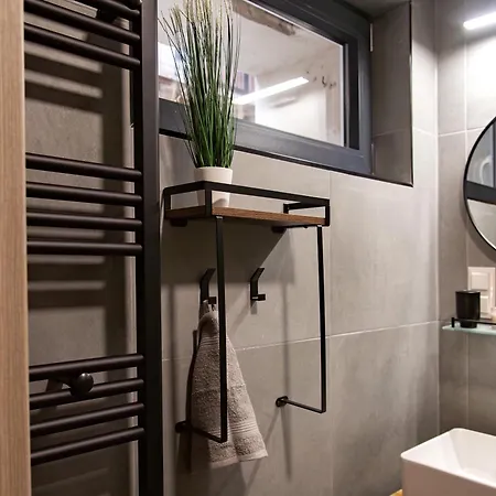 Royal Vintage Loft With 2 Bathrooms *